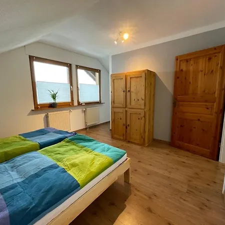 An Der Romantischen Strasse Direkt A3 Und A81 Apartmán *